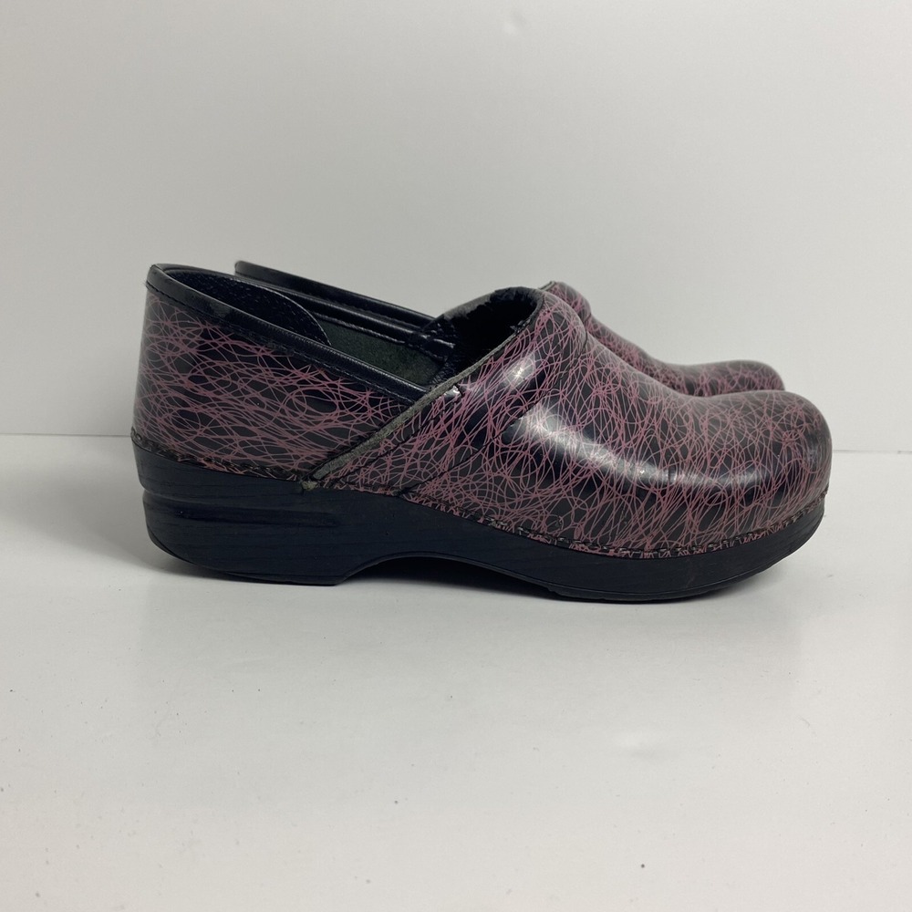 Dansko EU Size 39 Clogs Pink Black Breast Cancer Medical Nurse Surgical Comfort